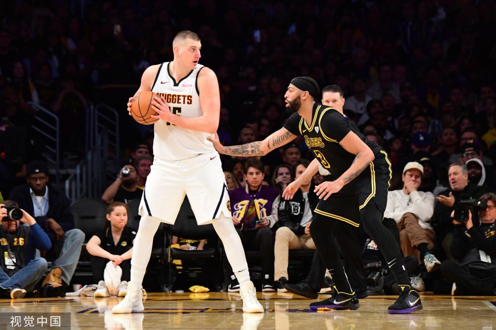 他的存在對 他的存在對