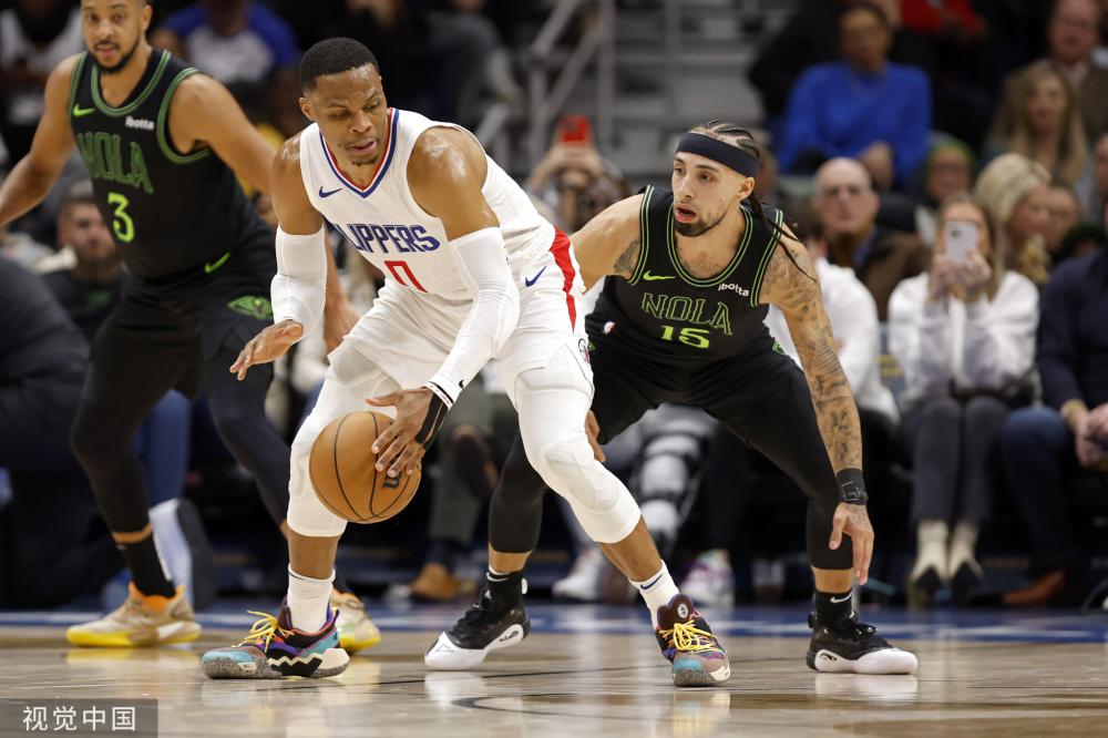 头球解围 头球解围