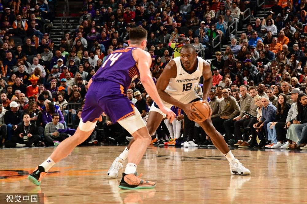 乒乓球——WTT重庆冠军赛：王楚钦晋级八强.