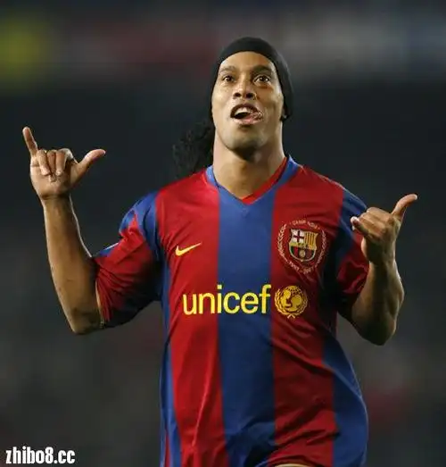 鲍威尔宛如 鲍威尔宛如